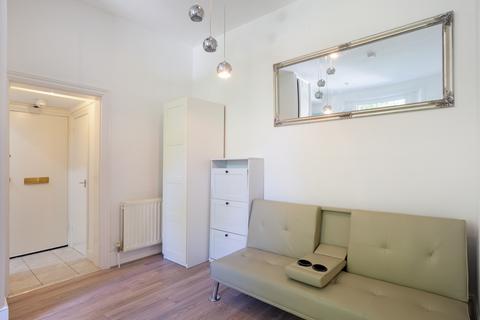 1 bedroom flat to rent, Wimbledon Park Road, London, SW18