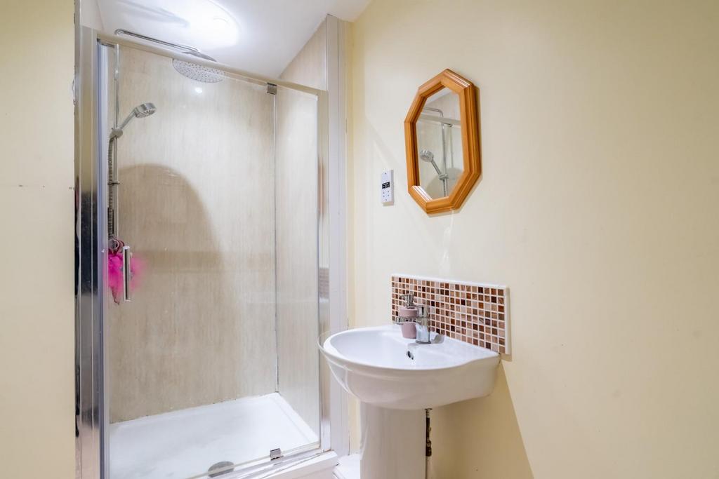 Didsbury close-18.jpg