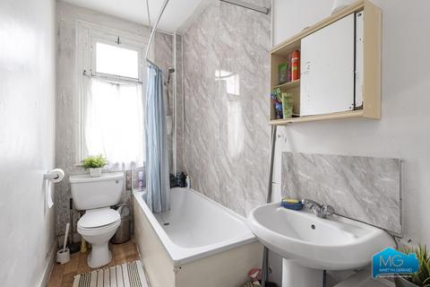 2 bedroom apartment to rent, Ballards Lane, Finchley, London, N3