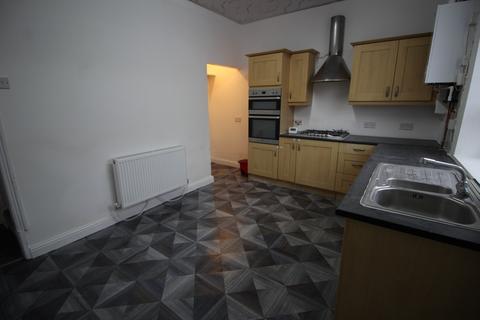 3 bedroom terraced house to rent, Randolph Street, Oldham, OL8
