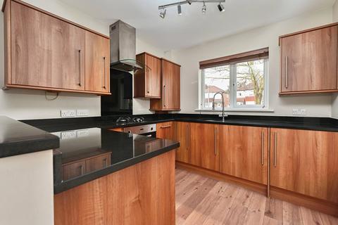 2 bedroom flat for sale, Kingston Road, Surrey TW18