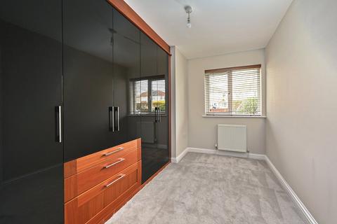2 bedroom flat for sale, Kingston Road, Surrey TW18