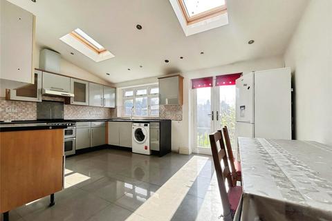 3 bedroom semi-detached house to rent, Station Road, Hounslow, TW3