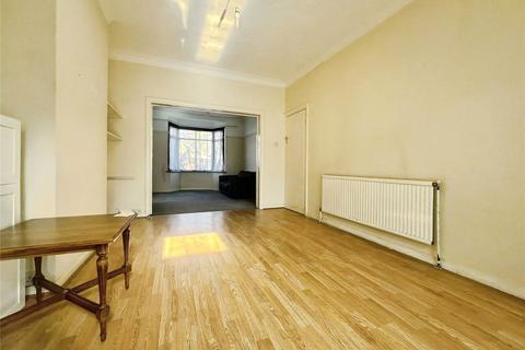 3 bedroom semi-detached house to rent, Station Road, Hounslow, TW3