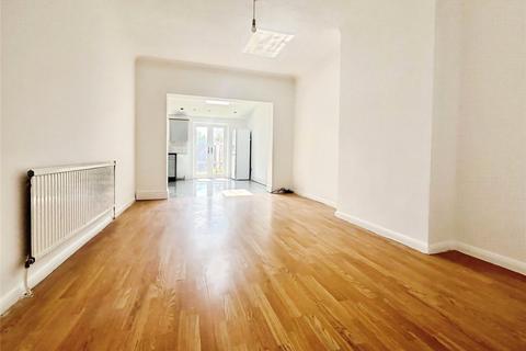 3 bedroom semi-detached house to rent, Station Road, Hounslow, TW3