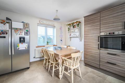 3 bedroom terraced house for sale, Royal Oak Close, Beckley, East Sussex TN31 6DD