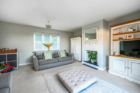 3 bedroom terraced house for sale, Royal Oak Close, Beckley, East Sussex TN31 6DD