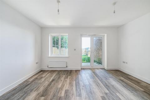 2 bedroom end of terrace house to rent, 1 Rother Cottages, Lydd Road, New Romney