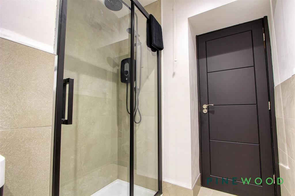 Ensuite to bedroom one