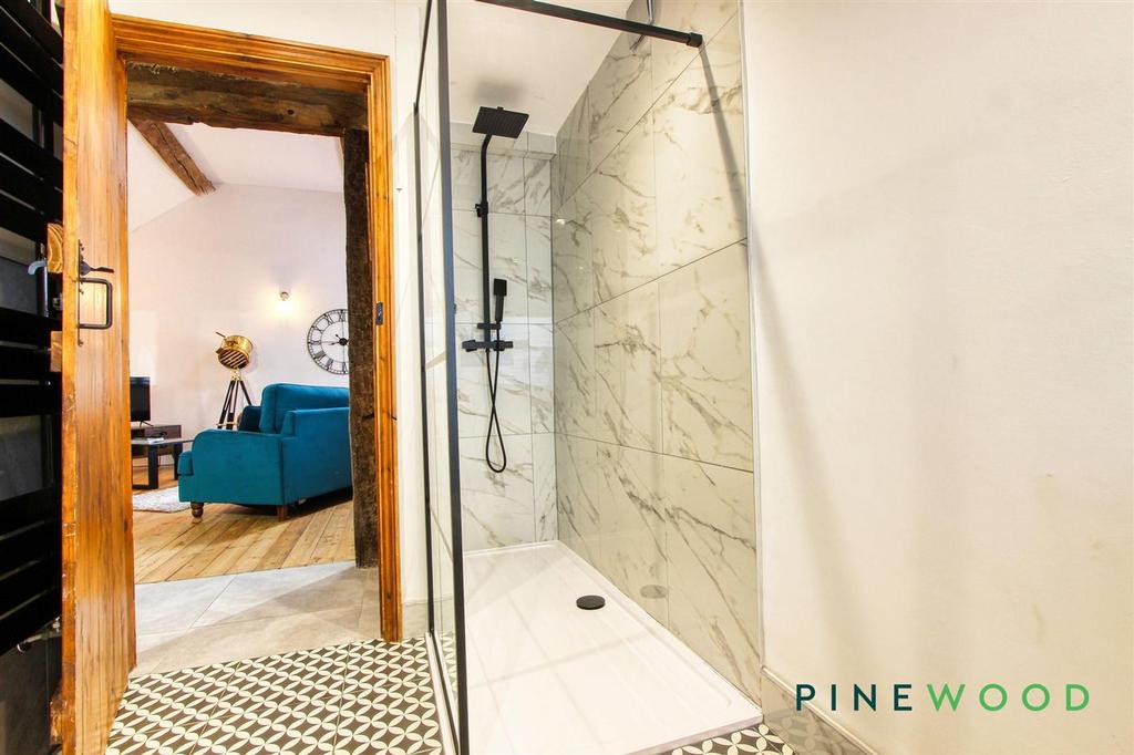 Barn/annexe shower room