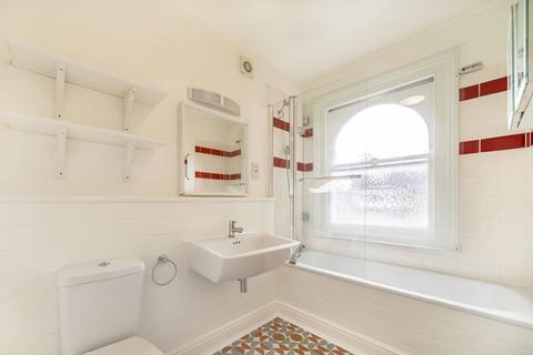 3 bedroom flat for sale, Victoria Rise, London SW4