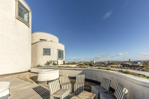 2 bedroom flat to rent, St. Luke's Avenue, London SW4