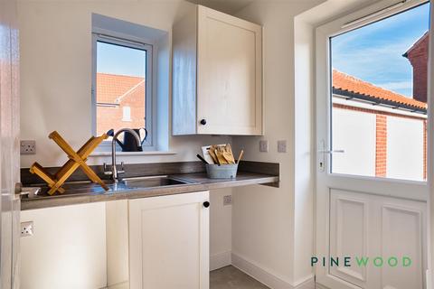 4 bedroom detached house for sale, Whinfell Road, Chesterfield S41