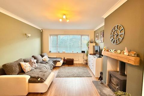 3 bedroom semi-detached house for sale, Dallington Road, Northampton, NN5