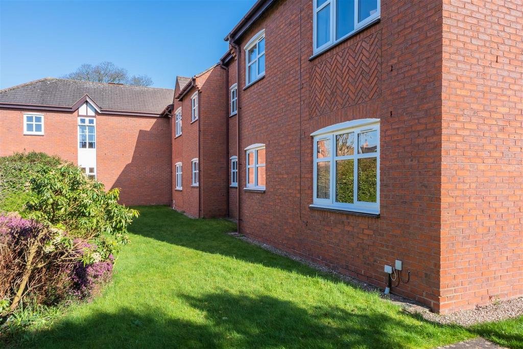 28 Rathbone Park-013.jpg