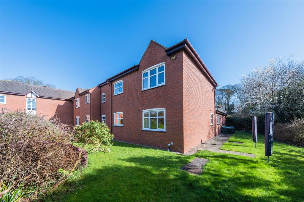 28 Rathbone Park-014.jpg