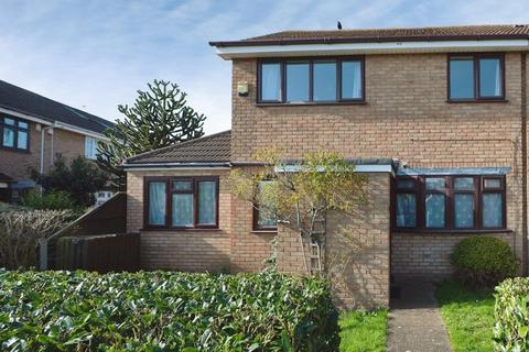 3 bedroom end of terrace house for sale, Wittering Walk, Hornchurch, Greater London, RM12