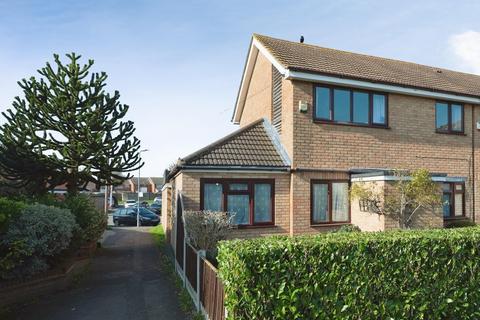 3 bedroom end of terrace house for sale, Wittering Walk, Hornchurch, Greater London, RM12