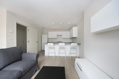 2 bedroom flat to rent, Carlisle Avenue, W3