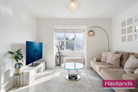 1 bedroom flat for sale, Medesenge Way, London