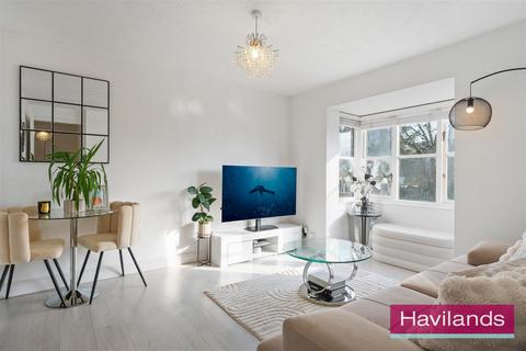 1 bedroom flat for sale, Medesenge Way, London