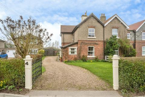3 bedroom semi-detached house for sale, Blyton Road, Laughton, Gainsborough
