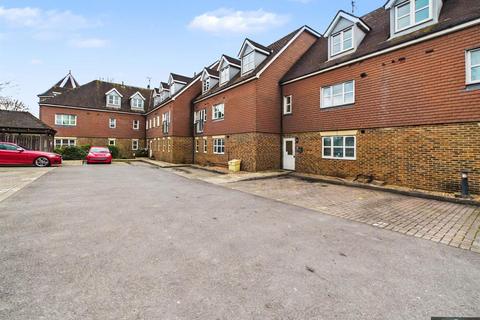 1 bedroom flat for sale - Kitsbridge House, Copthorne RH10