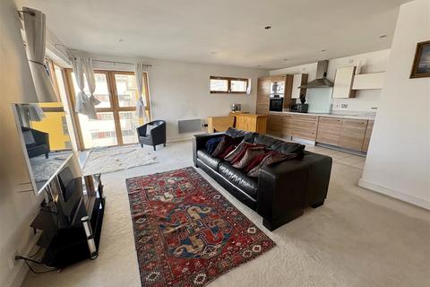 2 bedroom flat for sale, Midway Quay, Eastbourne