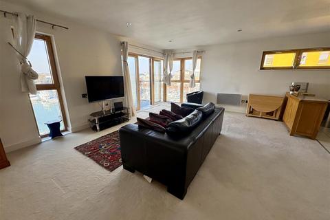 2 bedroom flat for sale, Midway Quay, Eastbourne
