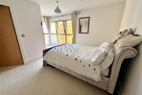 2 bedroom flat for sale, Midway Quay, Eastbourne