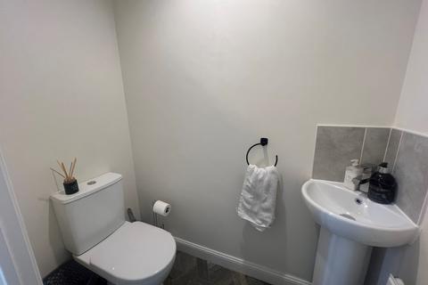undefined, Bankside, Hyde, SK14