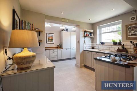 3 bedroom detached house for sale, Filey Road, , Scarborough, YO11 3AA