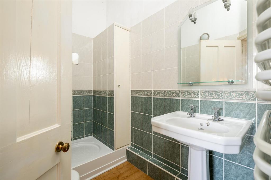250315 - 4 The Crescent, Bedford - 31.jpg