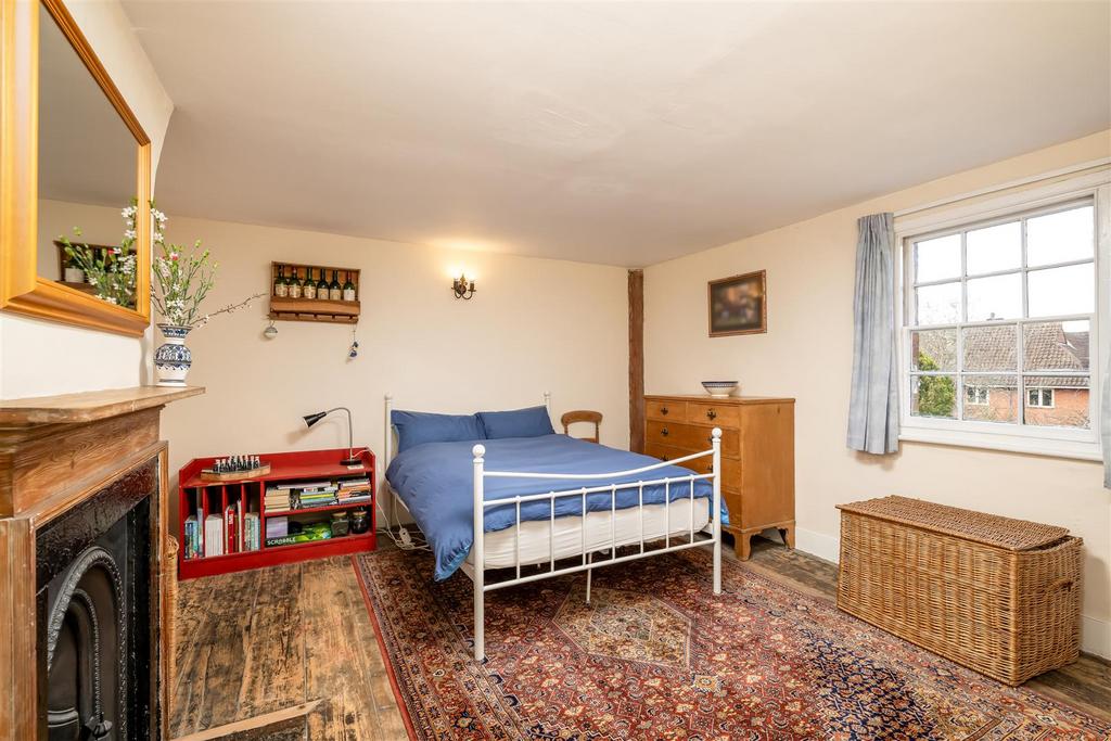 250315 - 4 The Crescent, Bedford - 38.jpg