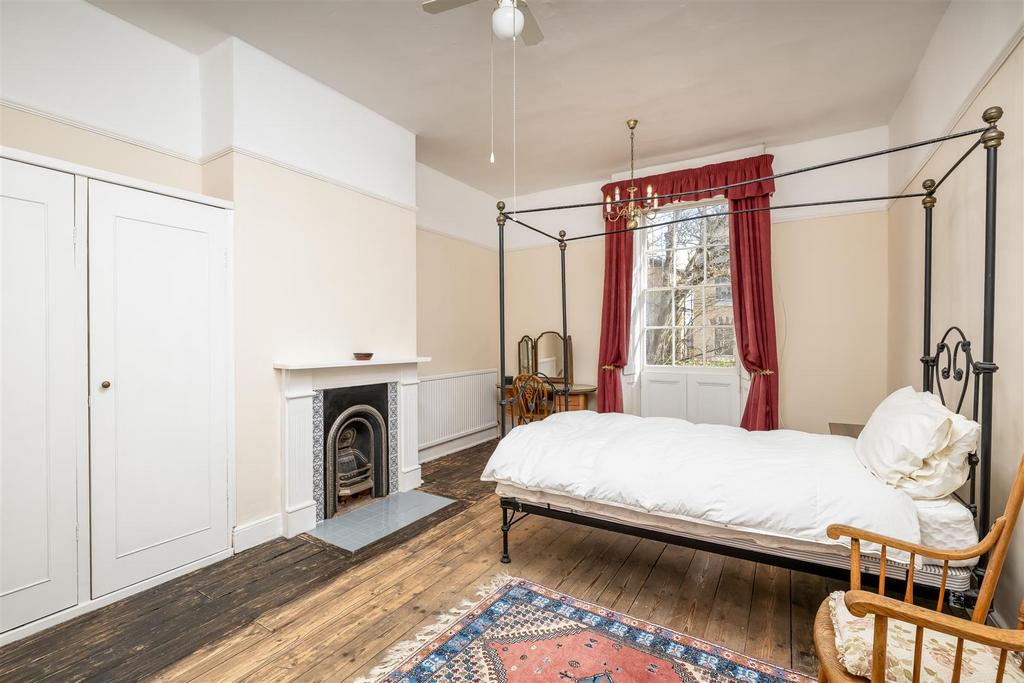 250315 - 4 The Crescent, Bedford - 39.jpg