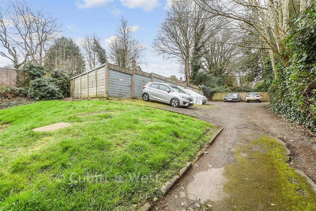 Driveway/Parking