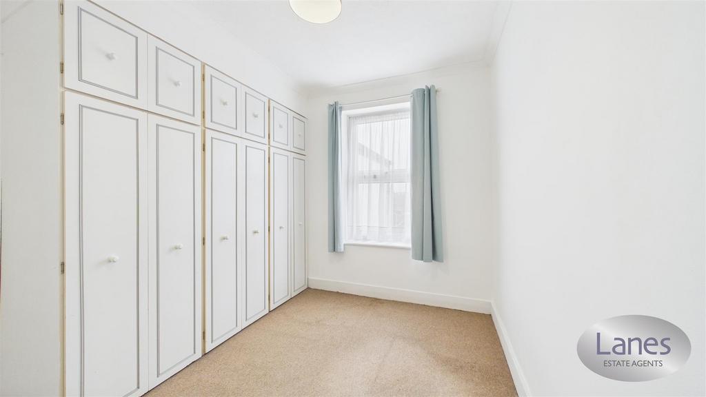 Walk-in wardrobe