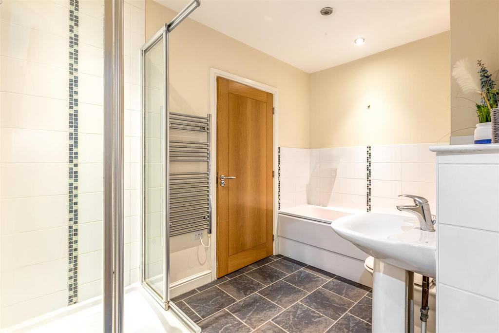 Jack and gill bathroom
