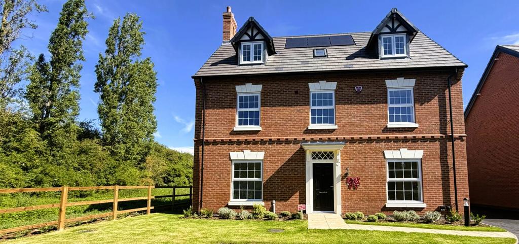 5 bedroom detached house for sale