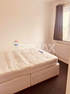 3 bedroom flat to rent, Collier Row Road, Romford RM5
