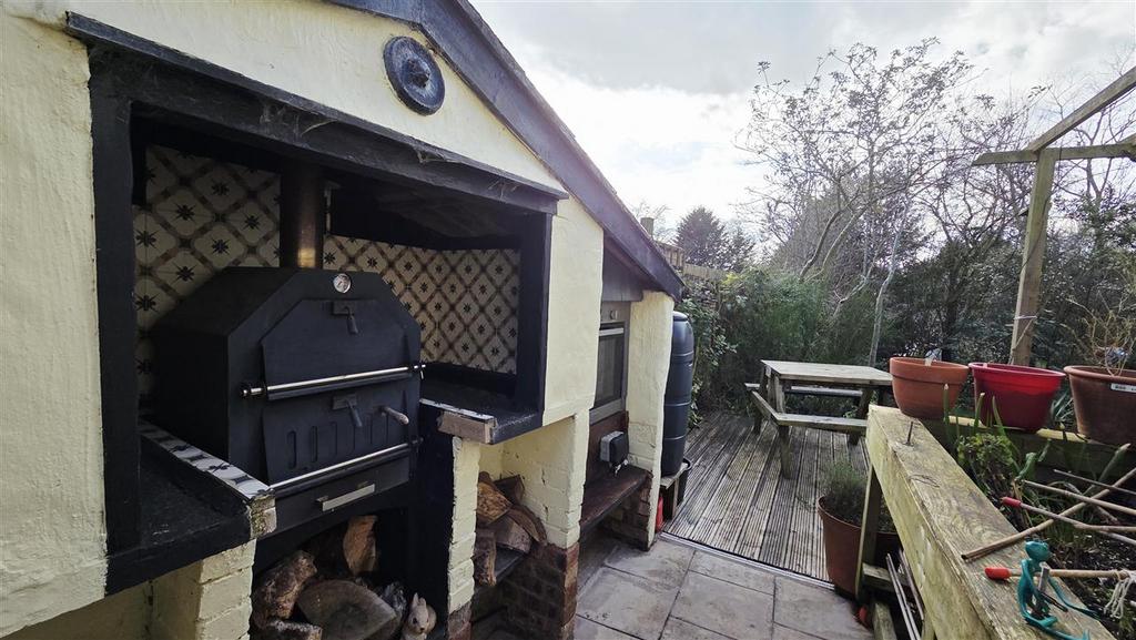 Outdoor kitchen