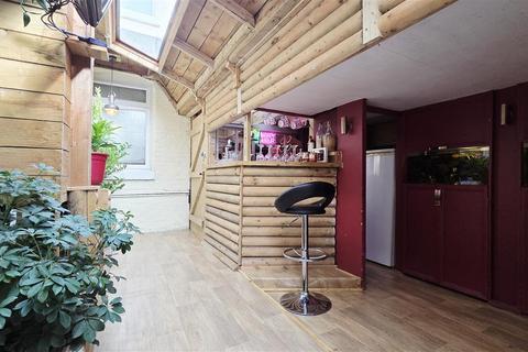 3 bedroom semi-detached house for sale, Chester Road, Winsford