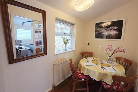 3 bedroom semi-detached house for sale, Chester Road, Winsford