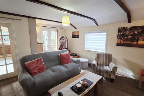 3 bedroom semi-detached house for sale, Chester Road, Winsford