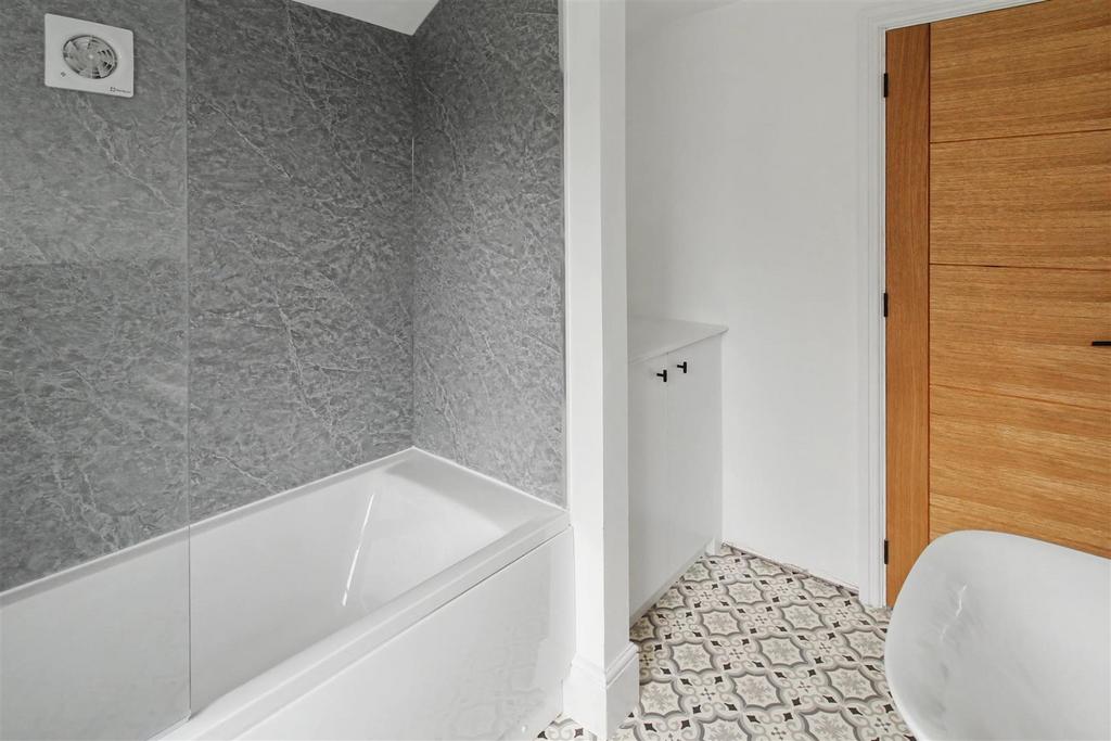 BATHROOM 2.jpg