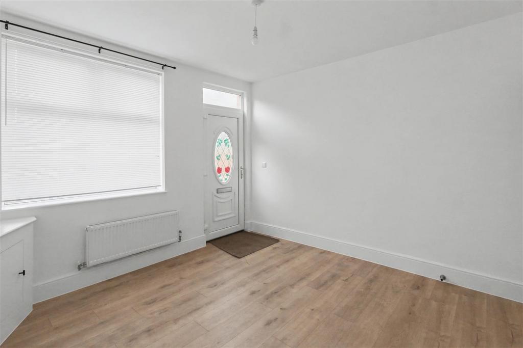 LIVING ROOM 3.jpg