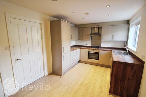 3 bedroom townhouse to rent, Jubilee Way, Todmorden, OL14