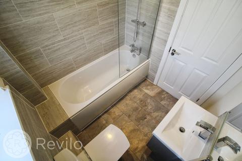 3 bedroom townhouse to rent, Jubilee Way, Todmorden, OL14