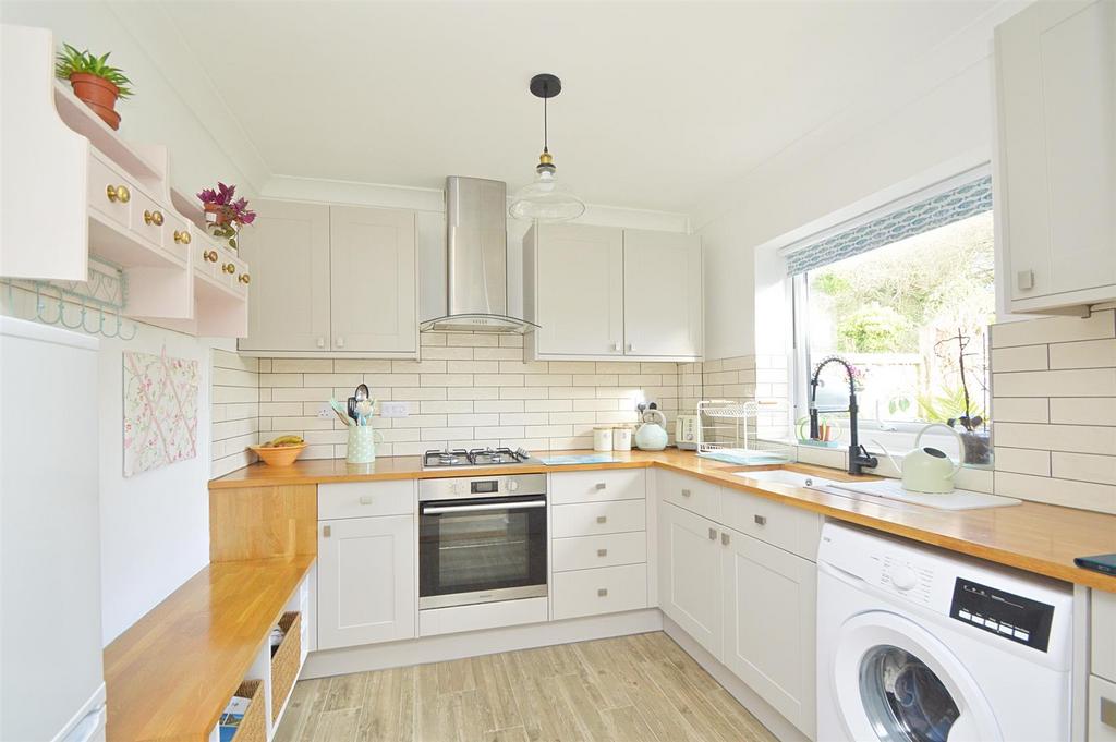 Kitchen1.jpg