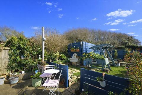 2 bedroom semi-detached bungalow for sale, BEAUTIFULLY PRESENTED HOME * SHANKLIN